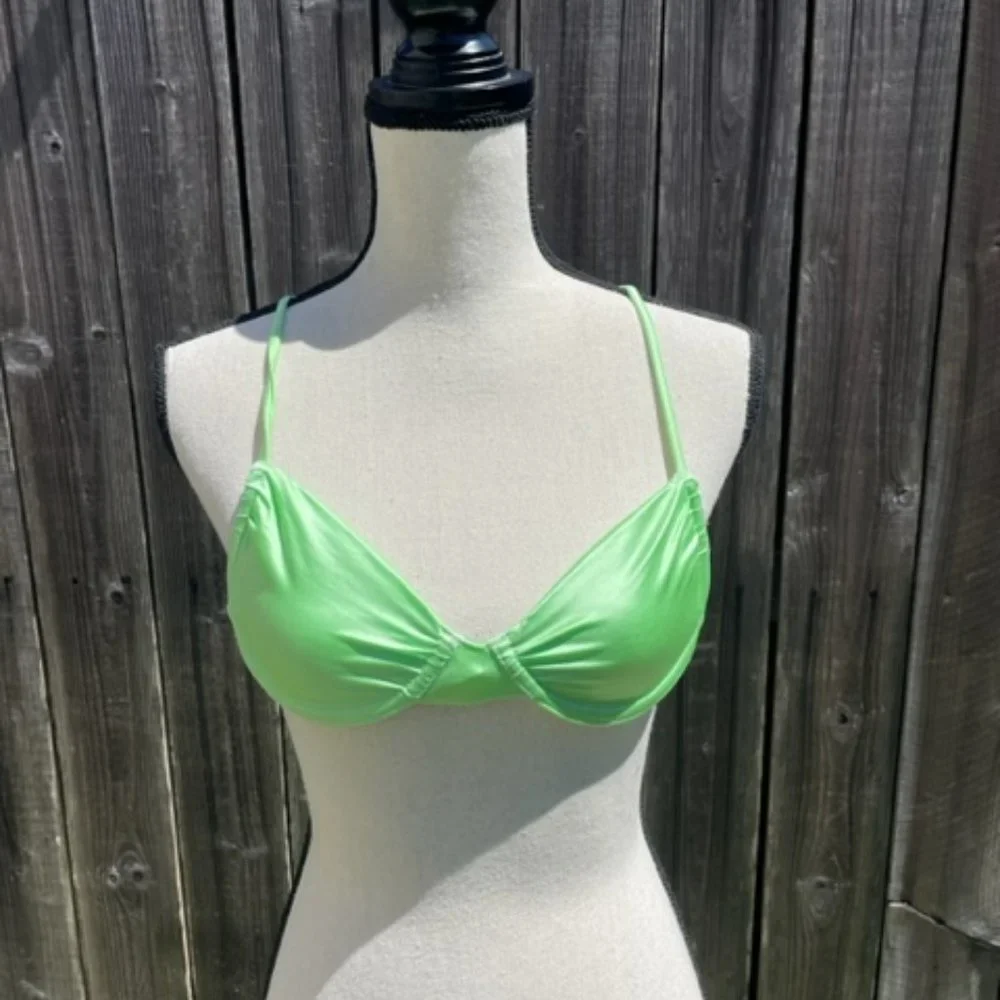 NWT Frankie's Bikinis Maggie top in honeydew